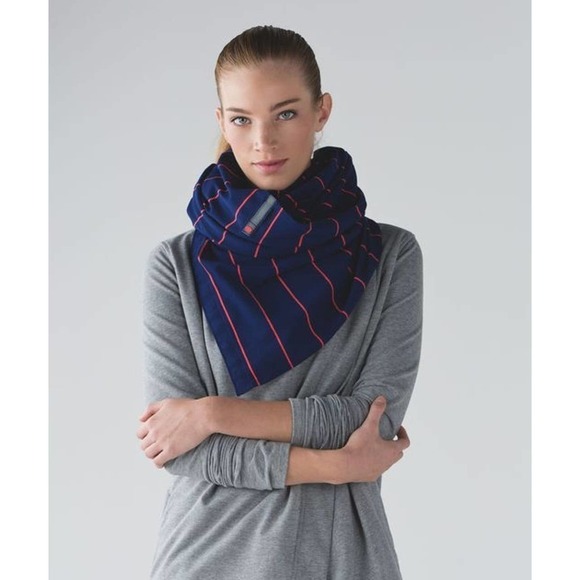 Lululemon Athletica Striped Vinyasa Scarf Blue/Red Women's One Size - Picture 2 of 11